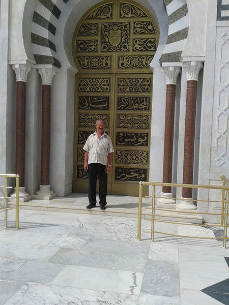 Александр Булатов