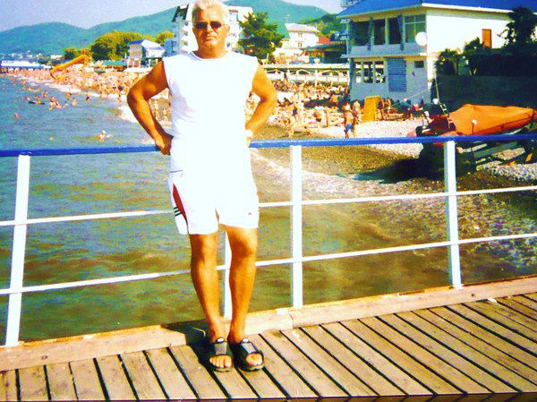 Владимир Сухов