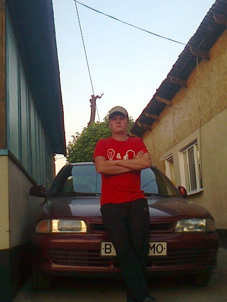 Паша Серищев