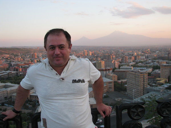 Александр Манучаров