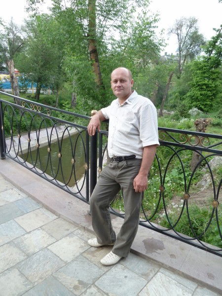 Александр Грушин