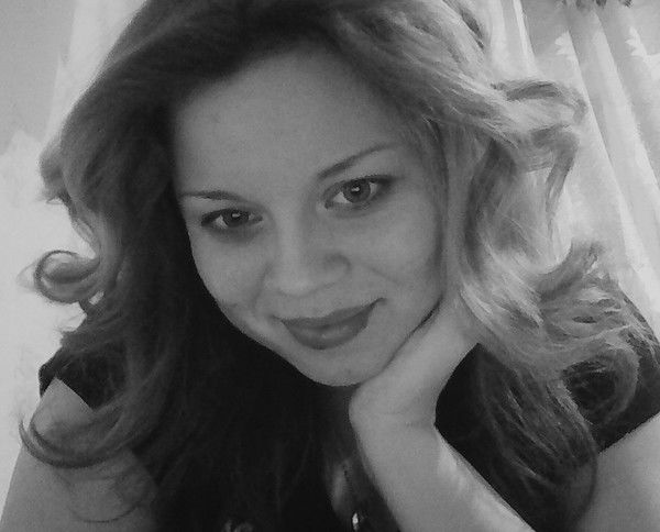 Александра Николаева