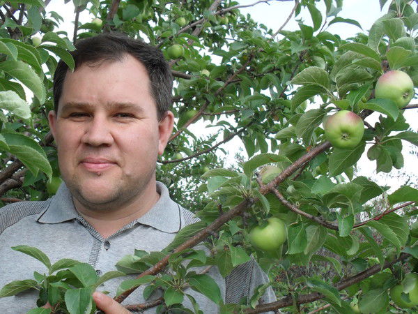 Сергей Жаров