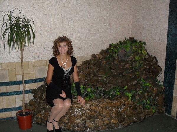 Любовь Попова