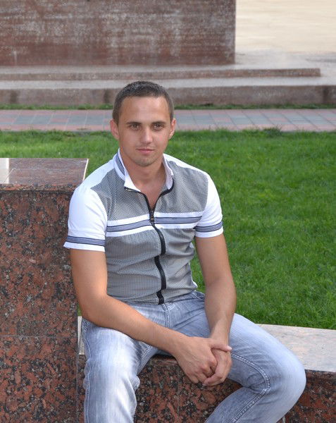 Андрей Константинов