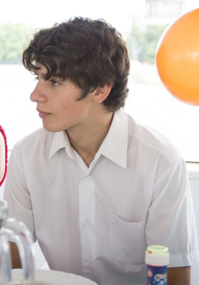 Денис Ходырев