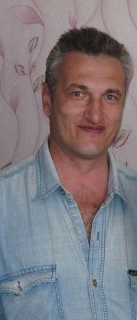 Олег Старков