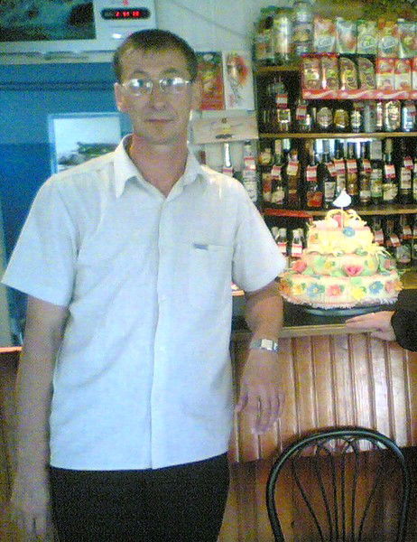 Георгий Левин