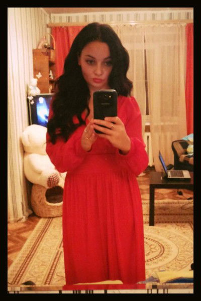 Арина Мельник