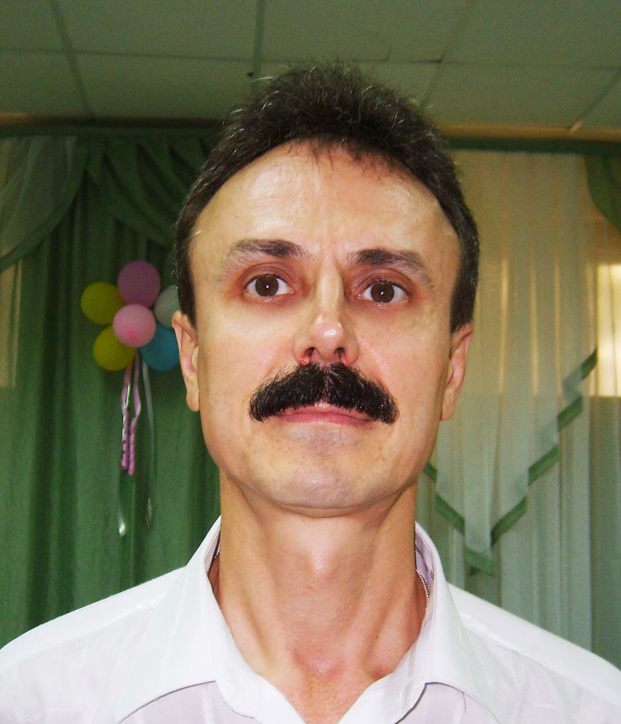 Юрий Семенов