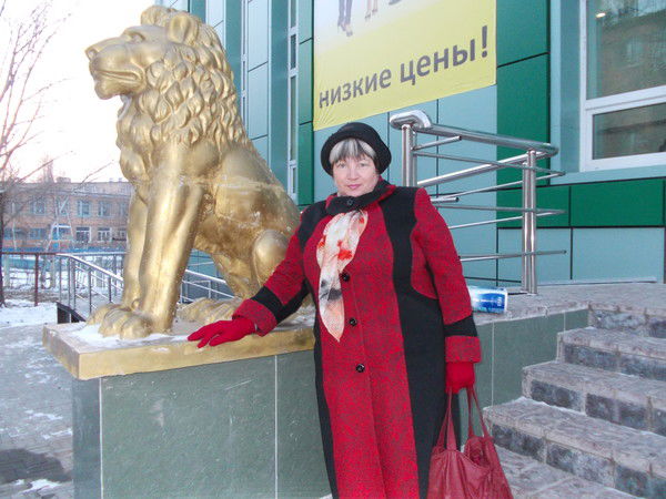 Люба Леонтьева-Гука