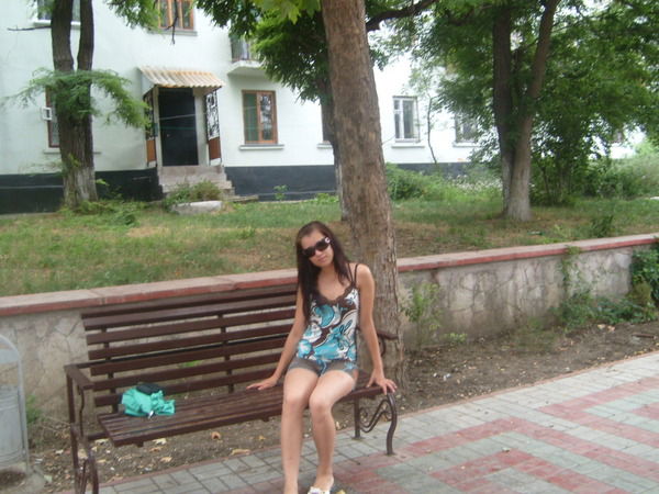 Лена Кострова