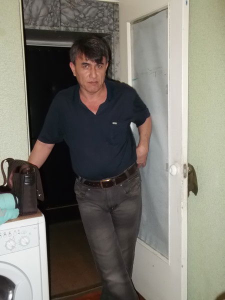 Алишер Халияров