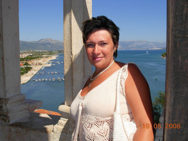 Натали Попова