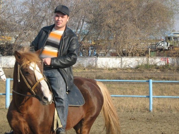 Олег Ахметов