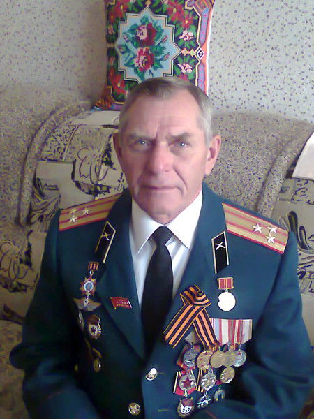 Анатолий Махнёв