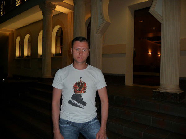 Михаил Ларионов