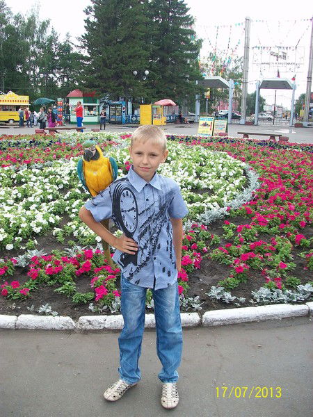 Анатолий Голиков