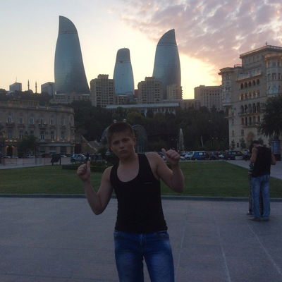 Рома Ахундов