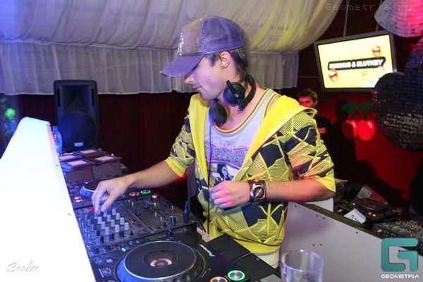 Неизвестно Неизвестно