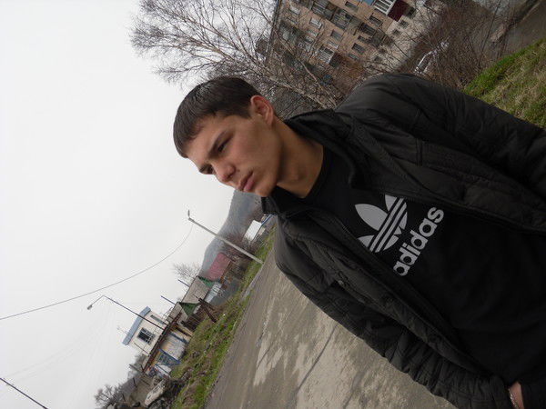 Антон Власенко