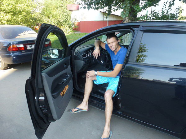 Денис Попов