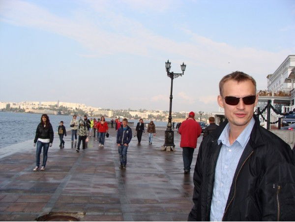 Максим Китаренко