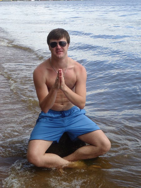 Михаил Артамонов