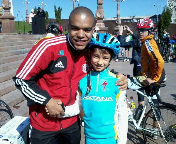 Стас Бураканов