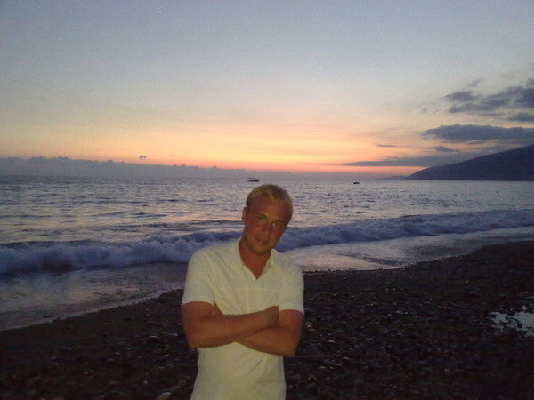 Олег Максимов