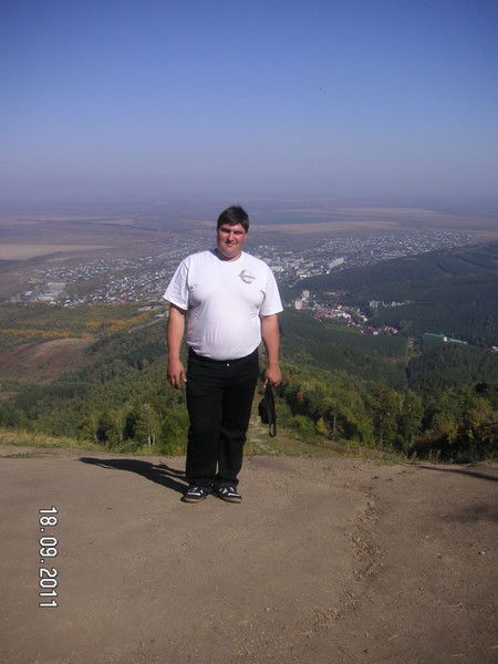 Андрей Бутов