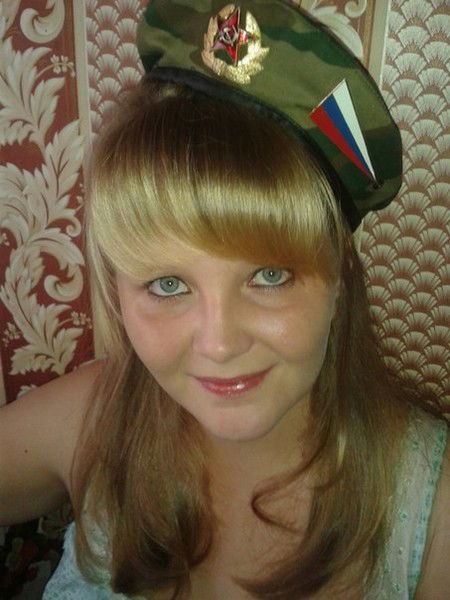 Оленька Тихонова