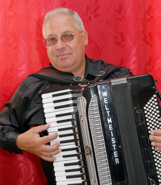 Анатолий Зверев