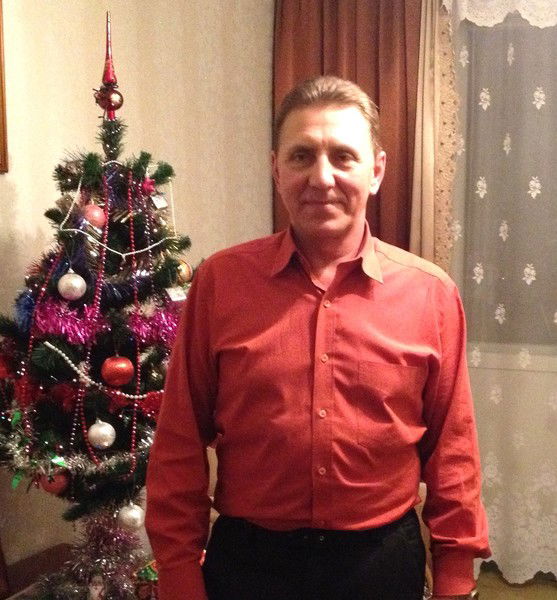 Николай Леонов