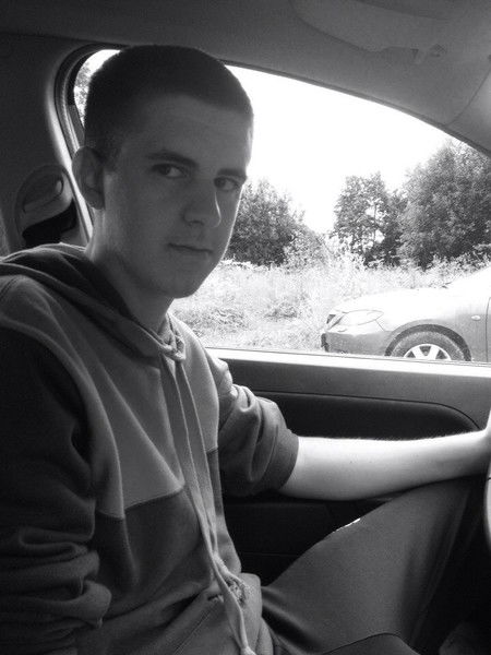 Артём Илларионов