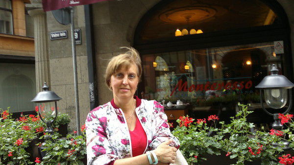 Оля Толстова