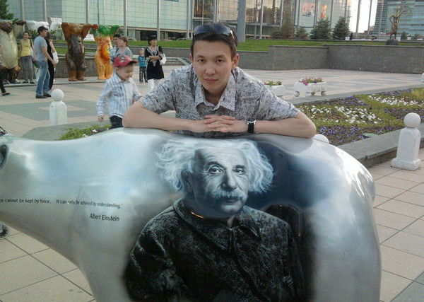 Жарас Максутов