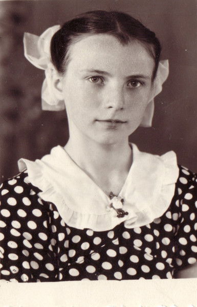 Любовь Сурова