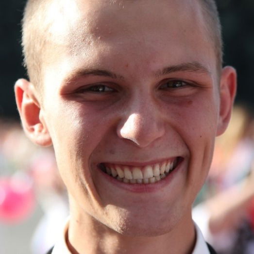 Владислав Шаров