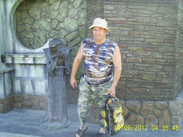 Анатолий Левандовский