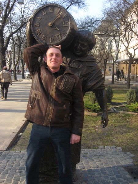 Александр Левченко