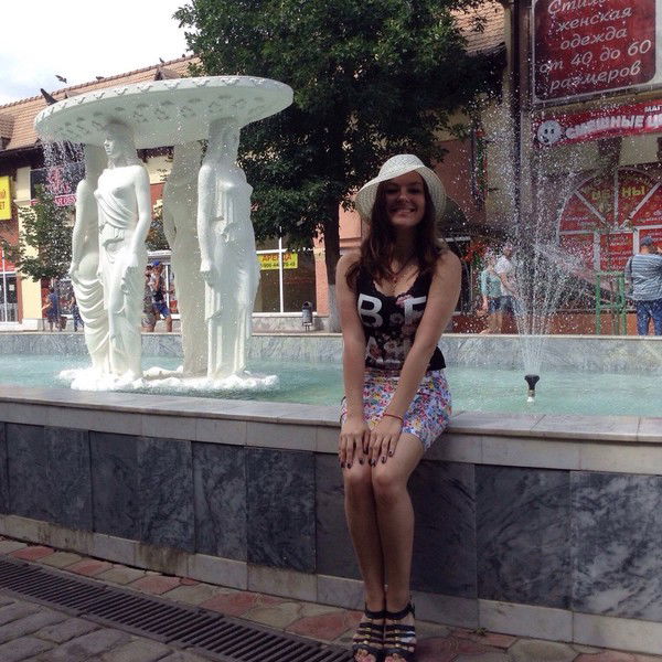 Настя Никонова