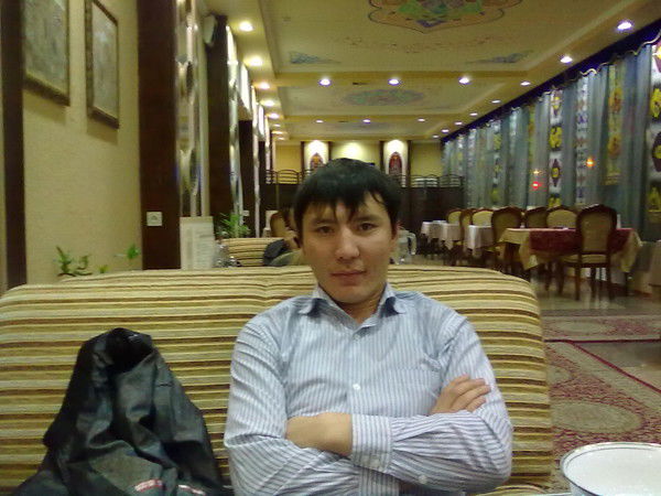 Баур Амиралиев