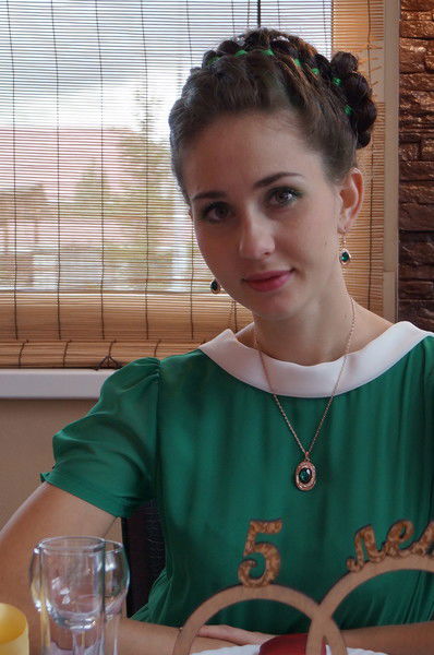 Олечка Леонова