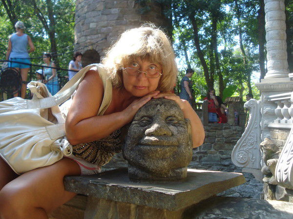 Елена Костюкова