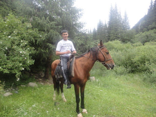 Маданбек Акбаров