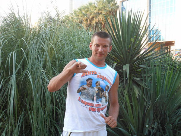 Миша Наумов