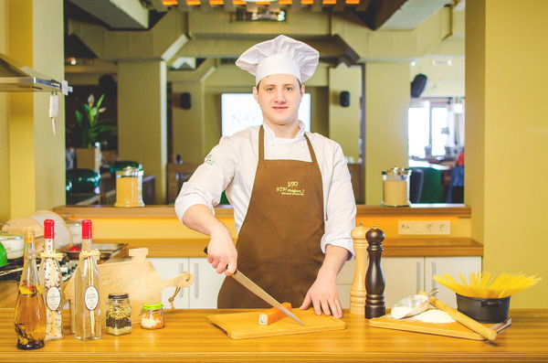 Игорь Максаков