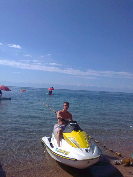 Виктор Гроза