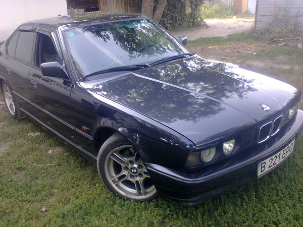 Алмас Сексенбаев